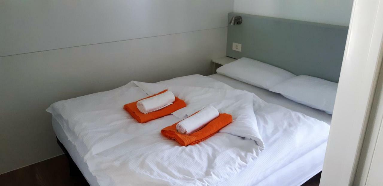 Mobile Homes And Apartment - Terme Catez Catez ob Savi Εξωτερικό φωτογραφία